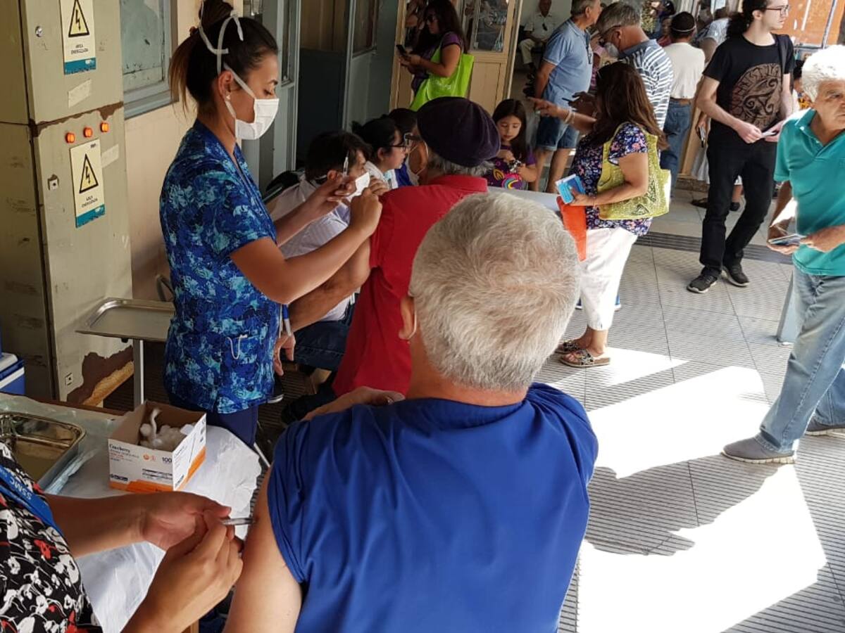 Servicio de salud central dispuso vacunatorios móviles contra la influenza para grupos de riesgo