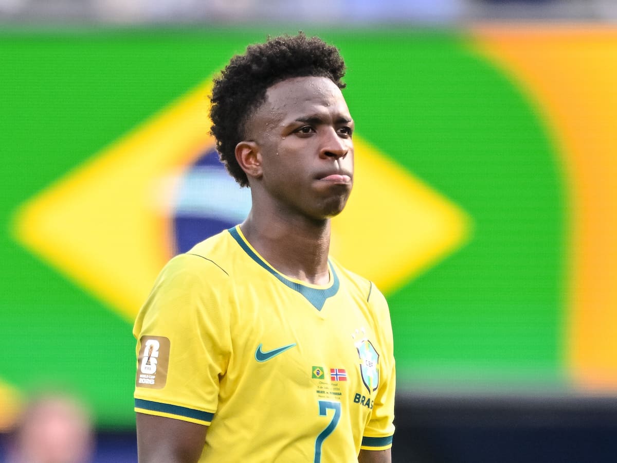 Vinicius reaparece con brutal cambio en su rostro tras someterse a un retoque estético post Mundial