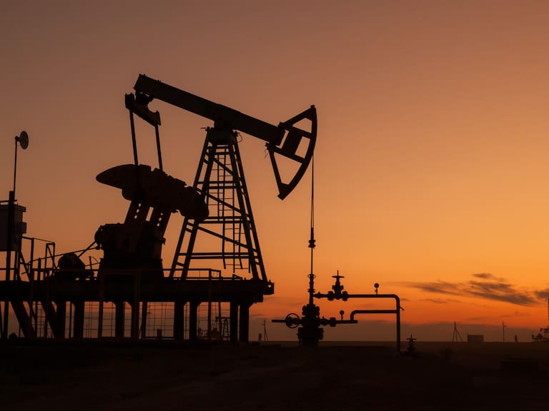 Precio del petróleo cayó a su peor nivel en dos décadas a causa del coronavirus