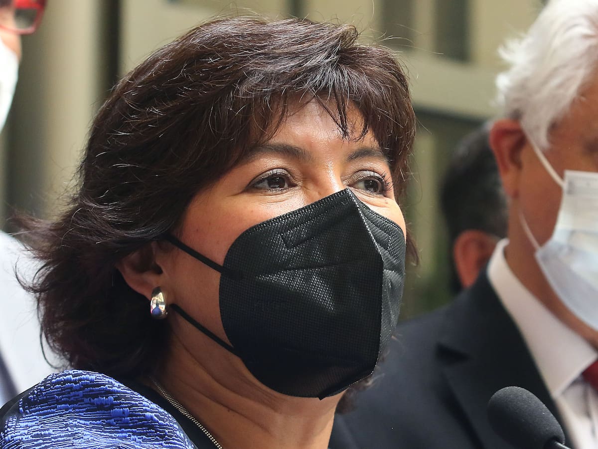 Hablará «hasta la segunda vuelta»: Yasna Provoste anunció a Jaime Naranjo como vocero, pero él dice que lo entendió «como broma»