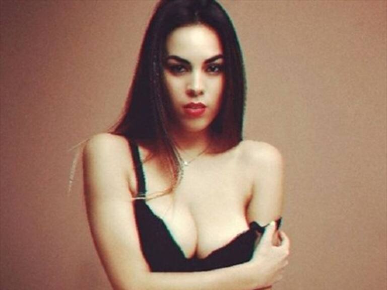 Modelo peruana cumplió promesa y se desnudó tras clasificación de Perú al Mundial