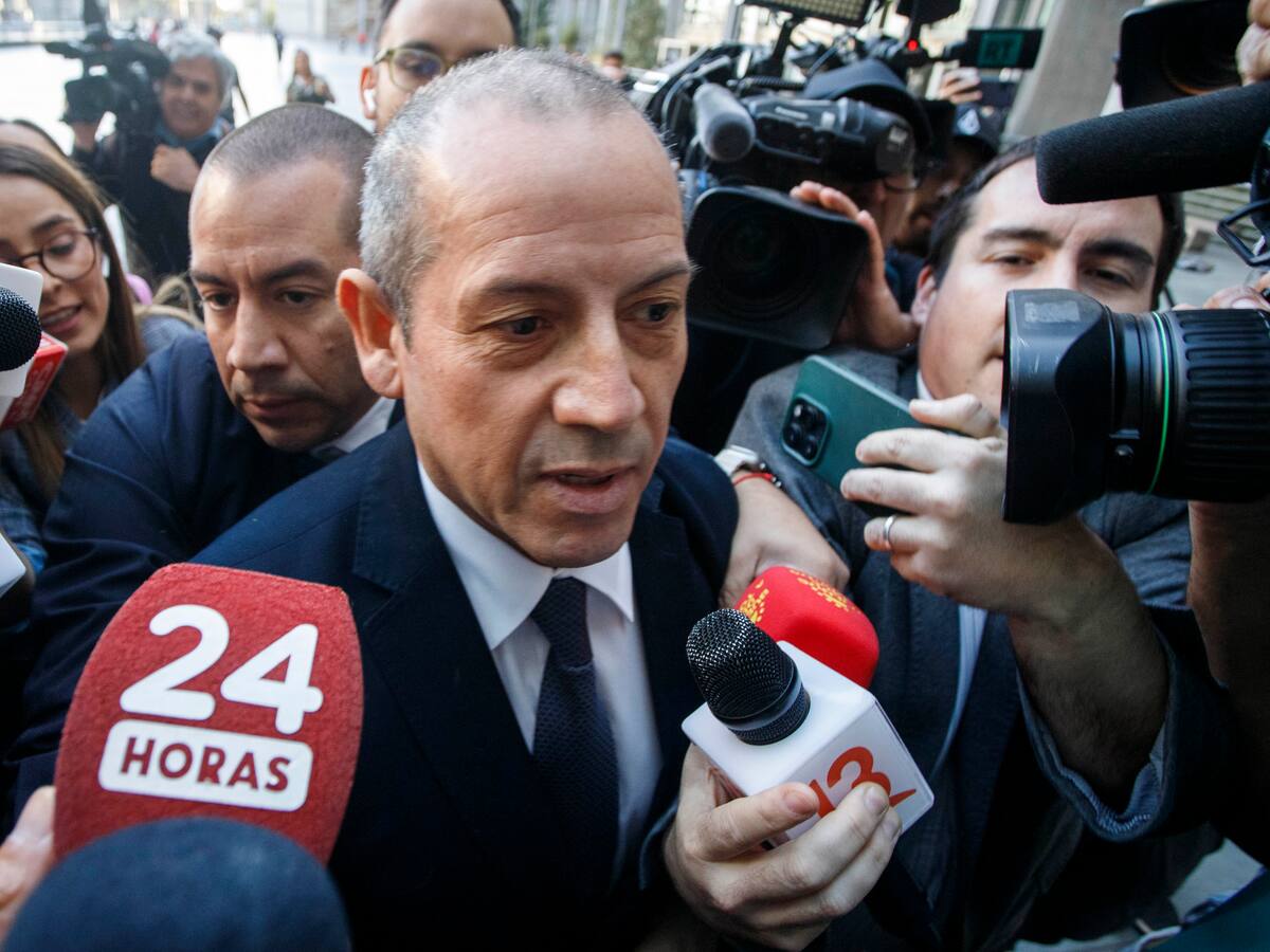 Caso Audios: Corte de Apelaciones revoca prisión preventiva de exdirector de la PDI, Sergio Muñoz