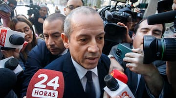 CDE se suma a petición de Fiscalía y solicitan prisión preventiva para exdirector de la PDI Sergio Muñoz