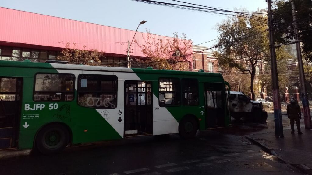 Bus quemado, Barros Borgoño, Intento de quema de bus