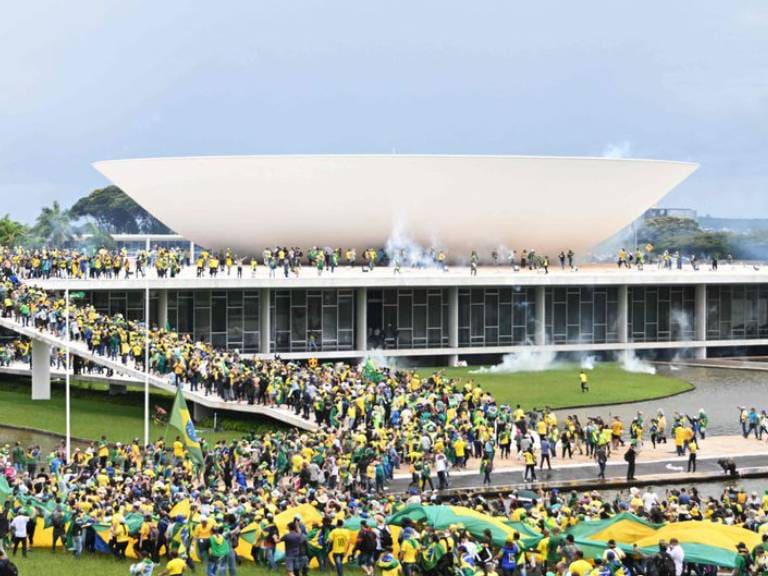 Simpatizantes de Bolsonaro invaden el Congreso, la sede de la Presidencia y el Tribunal Supremo de Brasil