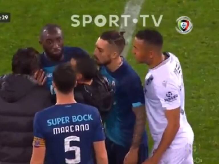 Jugador del Porto decidió abandonar la cancha tras explotar por insultos racistas