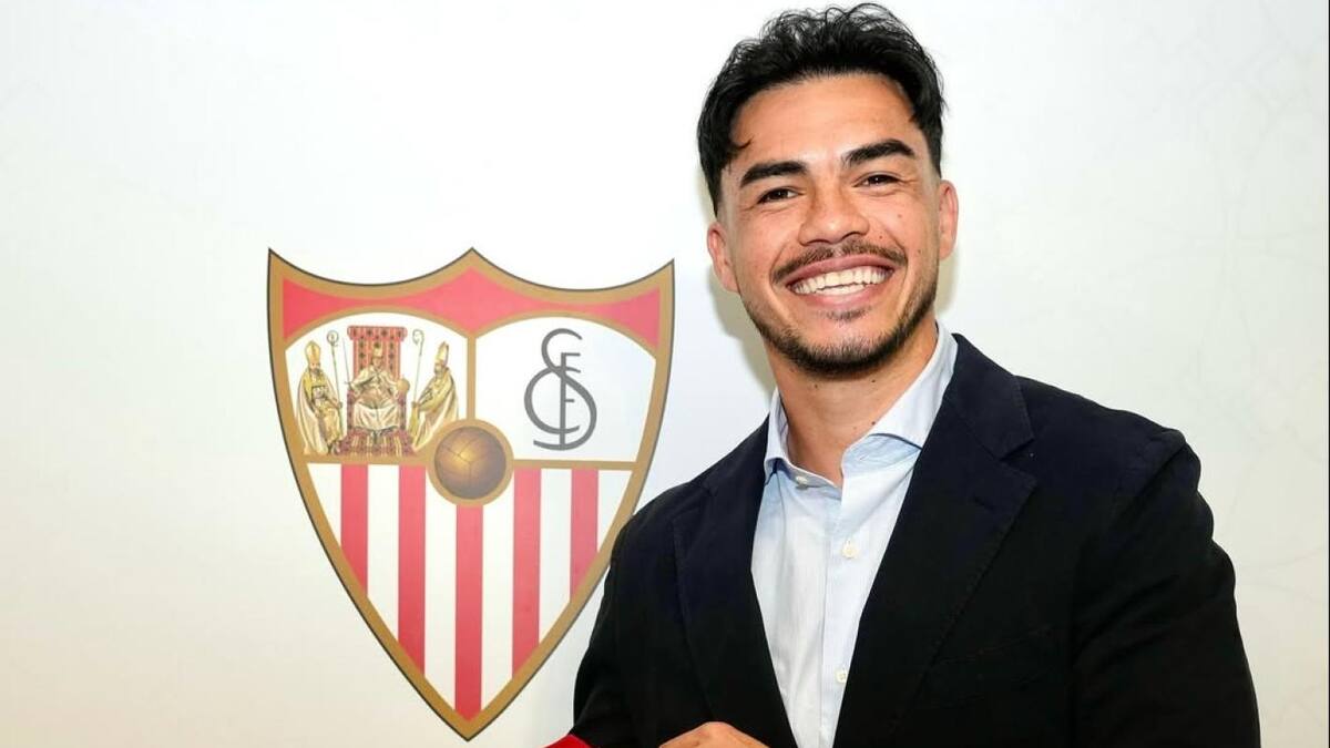 Gabriel Suazo es presentado oficialmente en Sevilla y comienza a vivir su etapa en el fútbol español