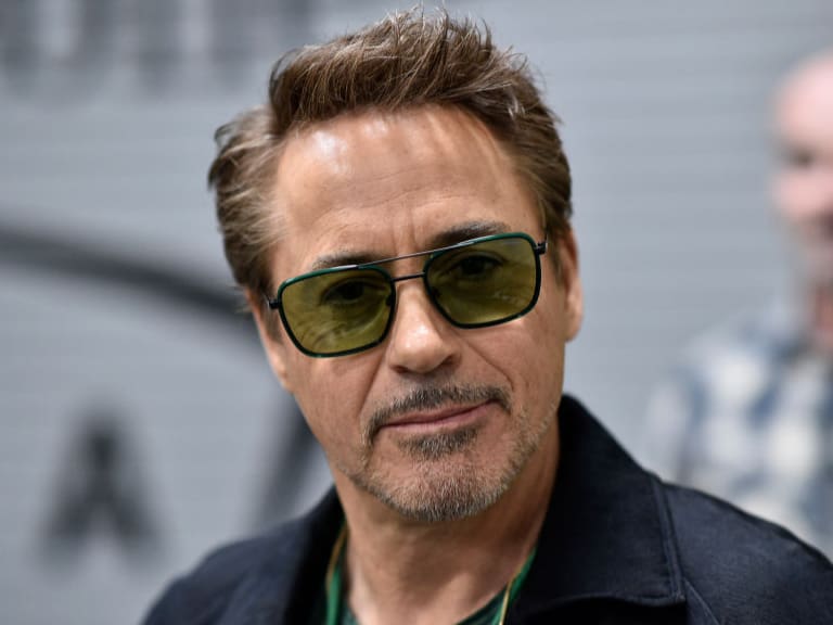 Robert Downey Jr sín-offs series Sherlock Holmes