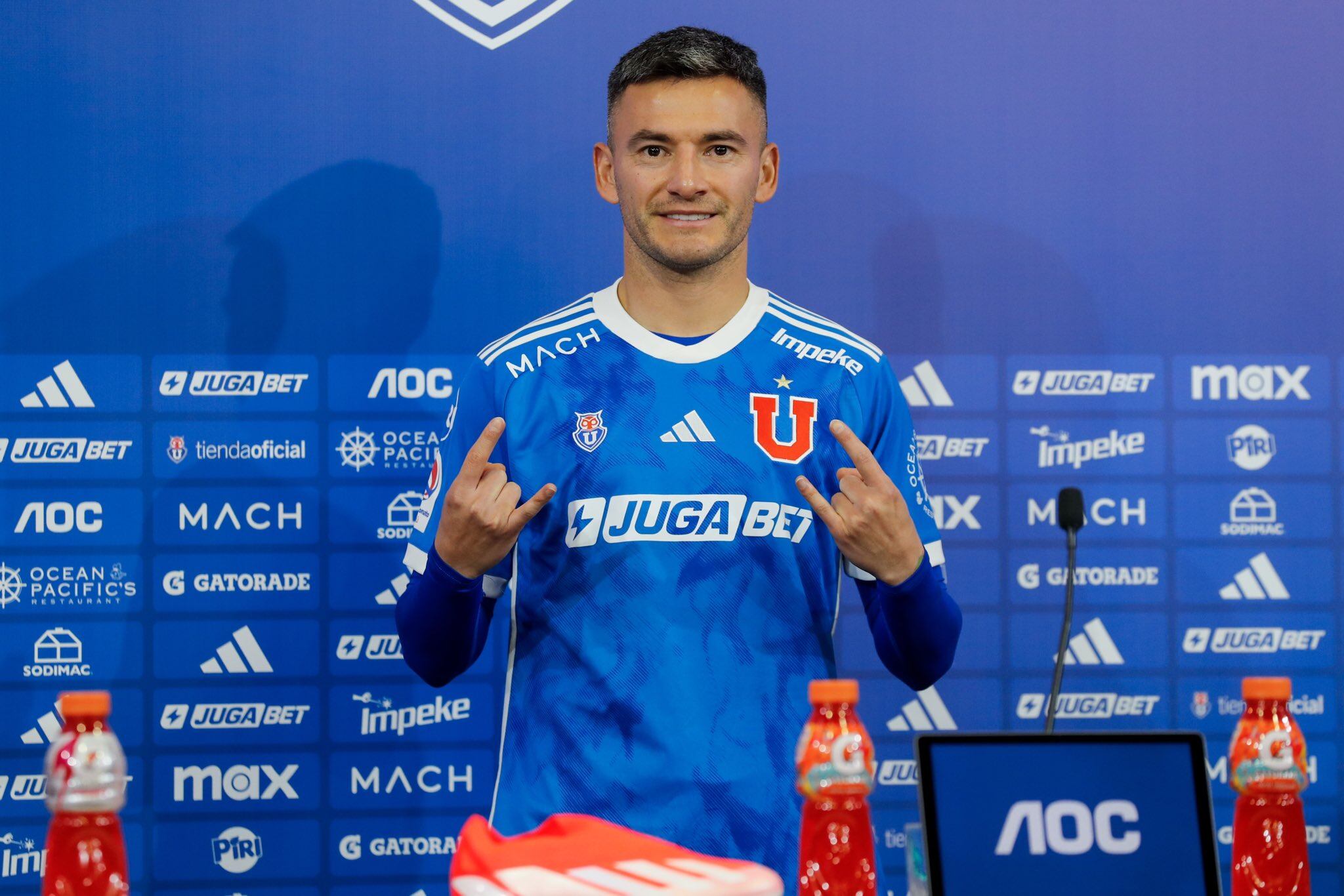 El inesperado número que usará Charles Aránguiz en el Superclásico | X: Universidad de Chile