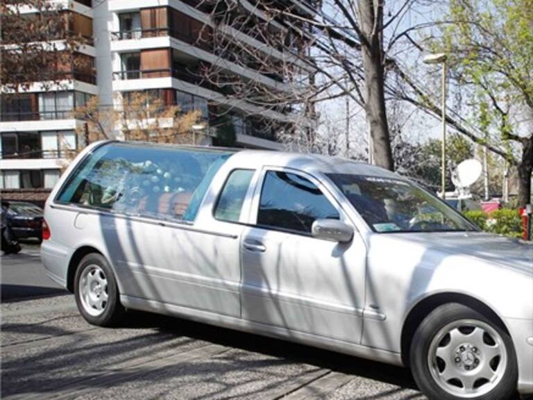 Delincuentes asaltaron funeraria y escaparon en una carroza