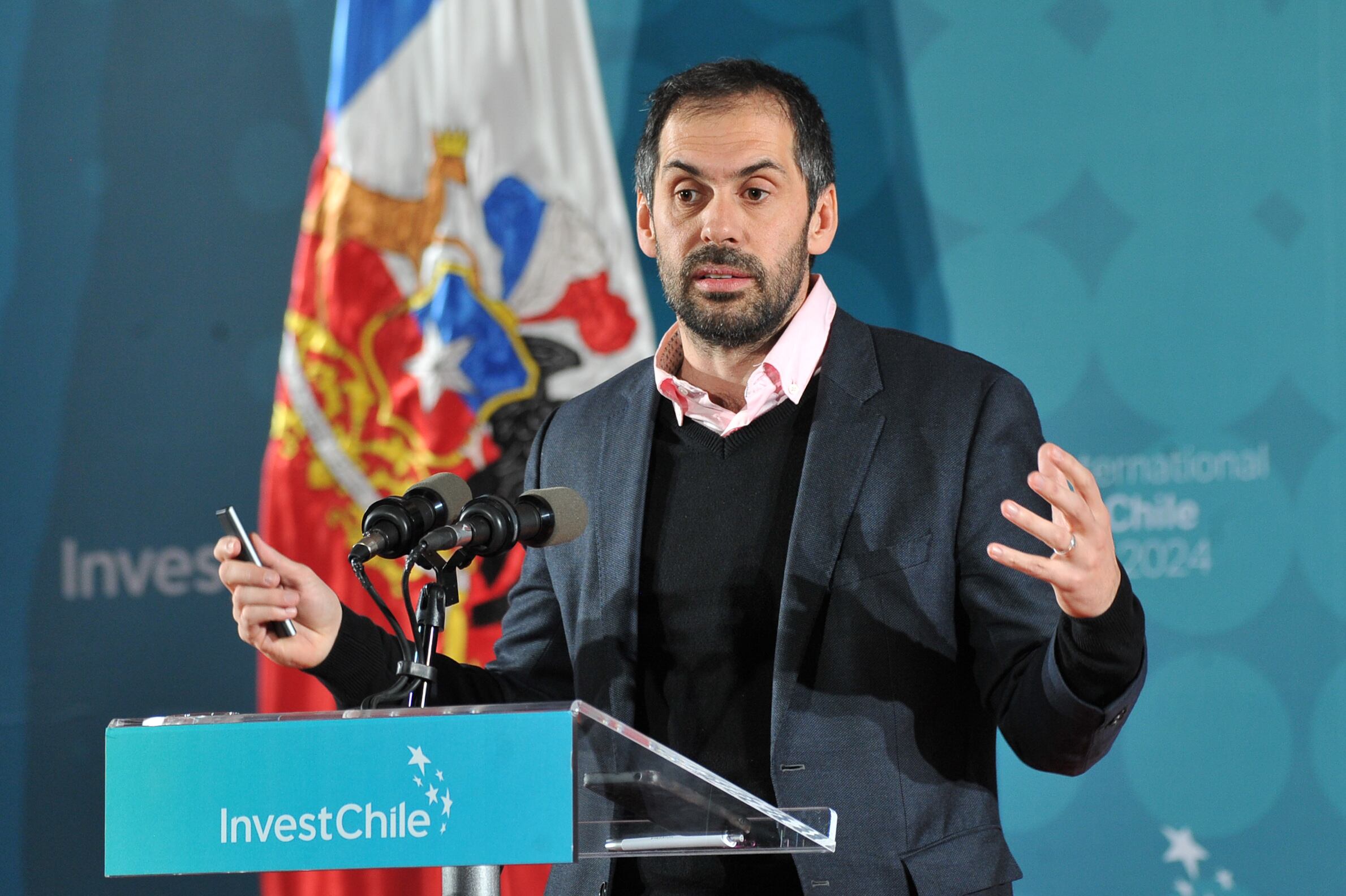 16 DE MAYO DEL 2024 / SANTIAGO
Nicolás Grau, ministro de Economía, durante exposición.
El Presidente de la República, Gabriel Boric Font, junto a autoridades de Gobierno, participa en el 7° Foro Internacional InvestChile 2024. La actividad se llevó a cabo en el Sheraton Santiago Hotel & Convention Center, de la comuna de Providencia.
FOTO: VICTOR HUENANTE / AGENCIAUNO