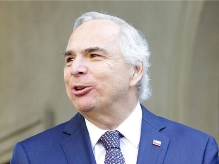 Ministro Chadwick se refirió a la ausencia de autoridades políticas en Te Deum Evangélico