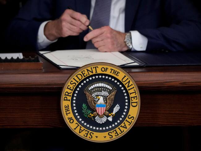 Joe Biden firma el acta del día feriado por «Juneteenth»