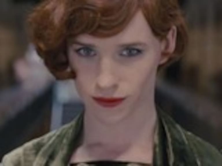 La impresionante transformación de Eddie Redmayne en el tráiler de «The Danish Girl»