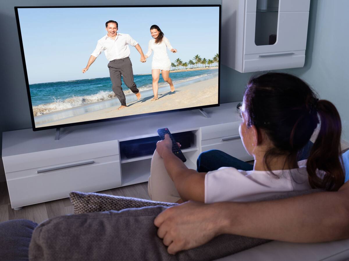 Fútbol y religión: estudio revela los programas favoritos de la televisión chilena en 2025