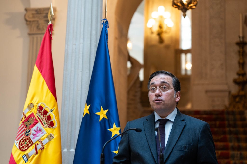 El ministro de relaciones exteriores de España, José Manuel Albares, informa que se suman a la demanda de Sudáfrica contra Israel por genocidio en Gaza.