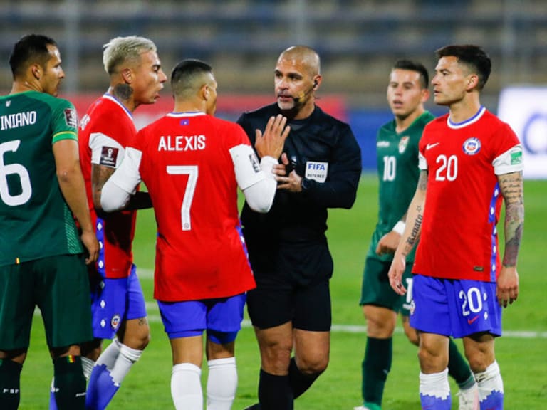 La Roja desperdició múltiples chances de gol, igualó ante Bolivia y quedó fuera de la zona de clasificación al Mundial de Qatar 2022