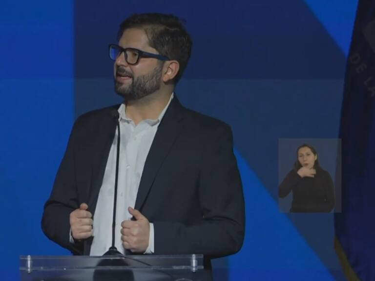 Boric recomienda libro de Lavín: «Me contagió el optimismo que tiene sobre las tendencias que pueden empujar a Chile a ser socio fundamental en el mundo»