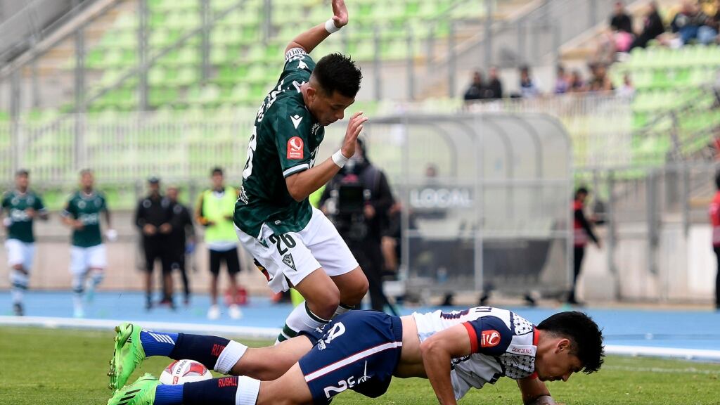 Plantel de Santiago Wanderers es amenazado por hinchas en la previa a su duelo con Unión San Felipe