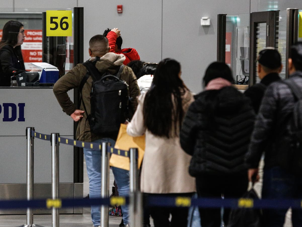 Grave denuncia migratoria: Niñas chilenas terminan en manos de ICE en EE.UU. tras negarles el ingreso a Chile