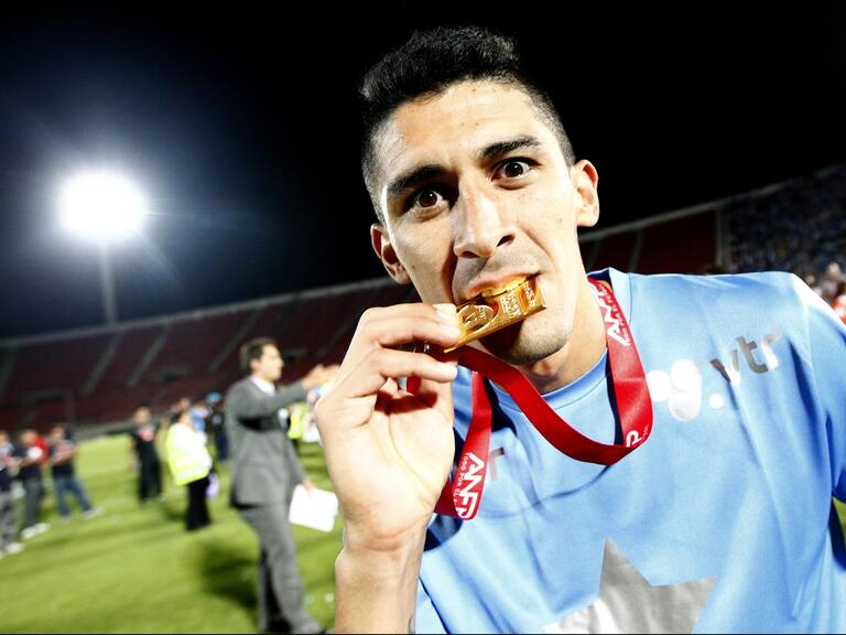 10 de Diciembre de 2013/SANTIAGO.Pablo Hernandez, durante el partido valido por la final del Campeonato de Apertura 2013-2014, entre Universidad Catolica vs O'Higgins jugado en el estadio Nacional.
FOTO: JAVIER VALDES LARRONDO /AGENCIAUNO