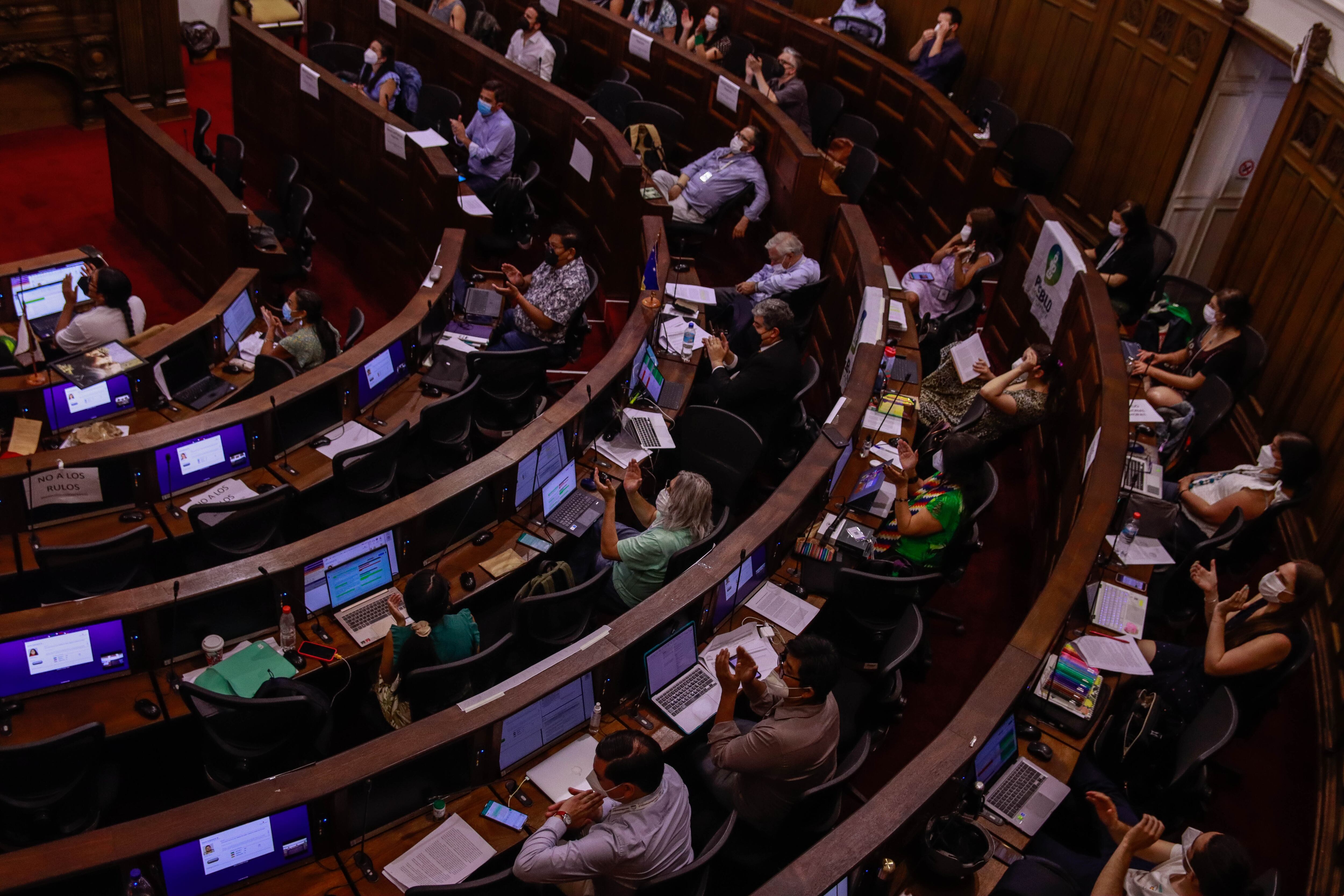 18 de Febrero 2022/ SANTIAGO.
Pleno de la Convención Constitucional Sesión N°58, Votacion Particular primeros informes de la comisión Forma de Estado.
Foto:JUAN FARIAS / AGENCIAUNO