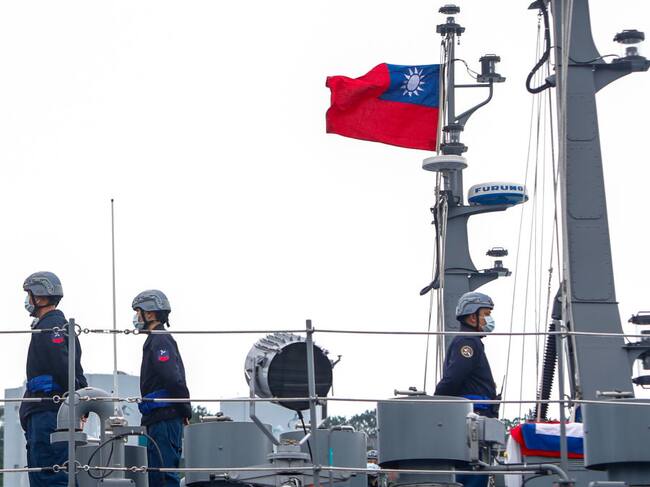 Un navío taiwanés realiza ejercicios militares ante las costas de la isla