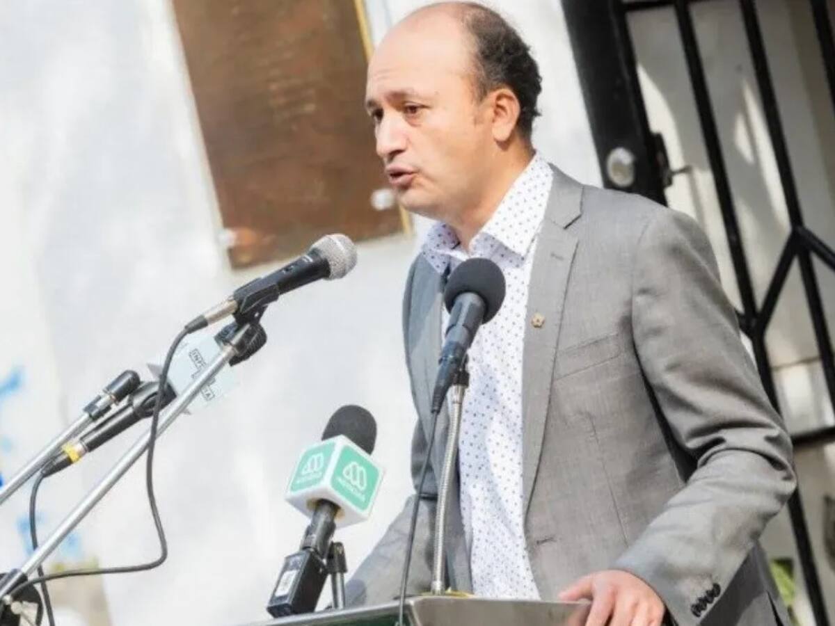 Edmundo Valladares va más allá y tras ganar las elecciones revela que su deseo es que el metro Pedreros pase a llamarse “Monumental o Colo Colo”