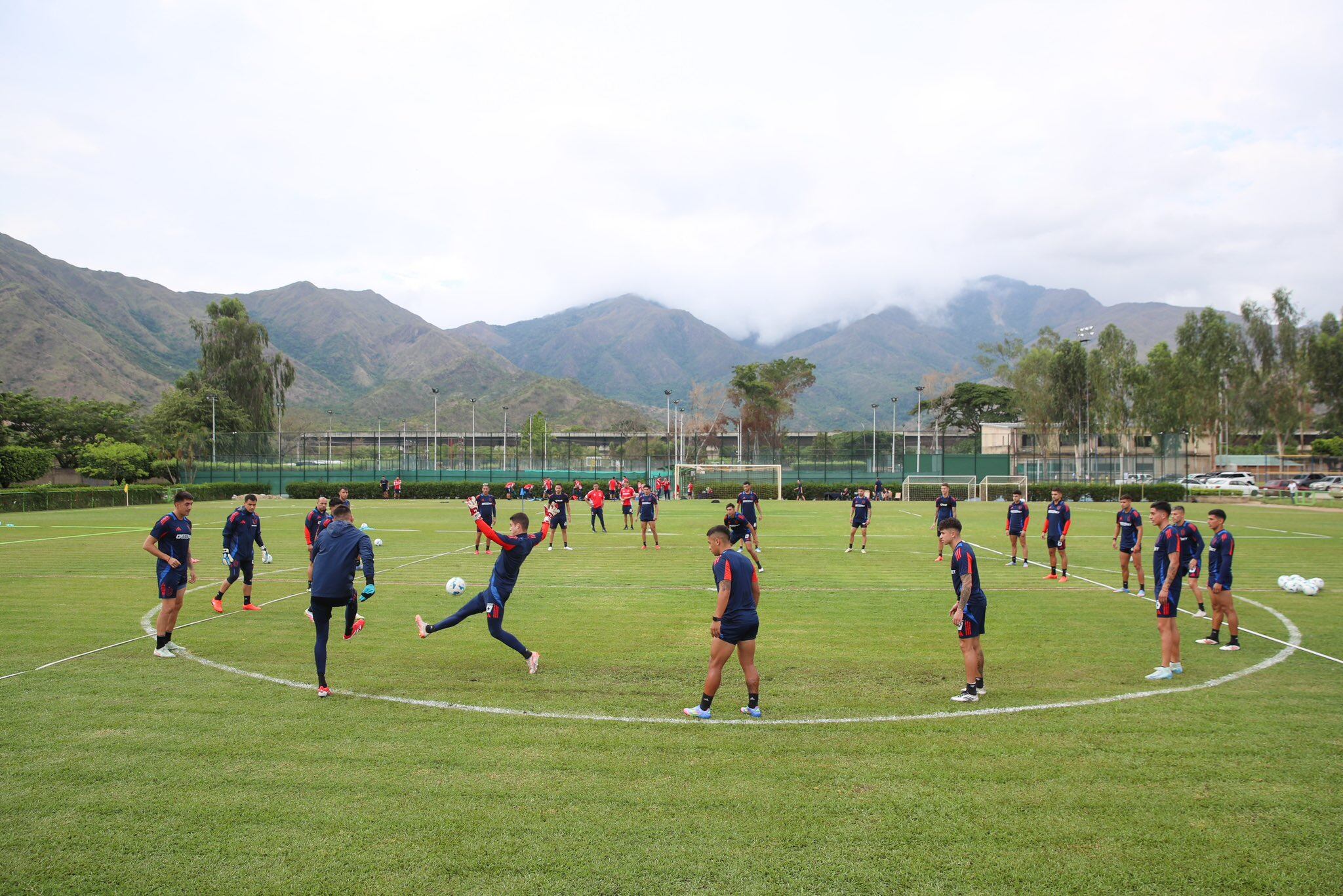 Entrenamiento de la U en Venezuela | X: Universidad de Chile