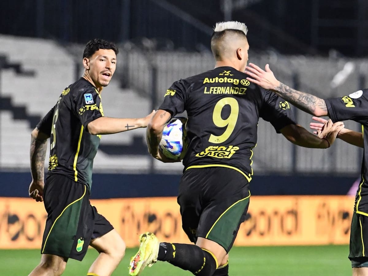 Debut goleador: Leandro Fernández anota en eliminación de Defensa y Justicia en la Copa Argentina
