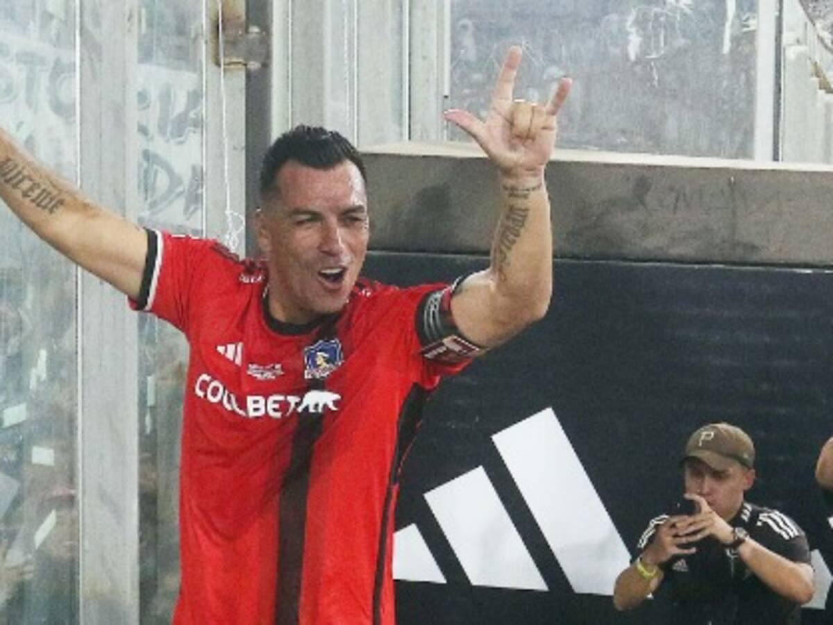 Esteban Paredes elogia nuevo título de Colo Colo y pone la alerta con palabras de Marcelo Díaz: “A Barroso le dieron ocho fechas por algo parecido”