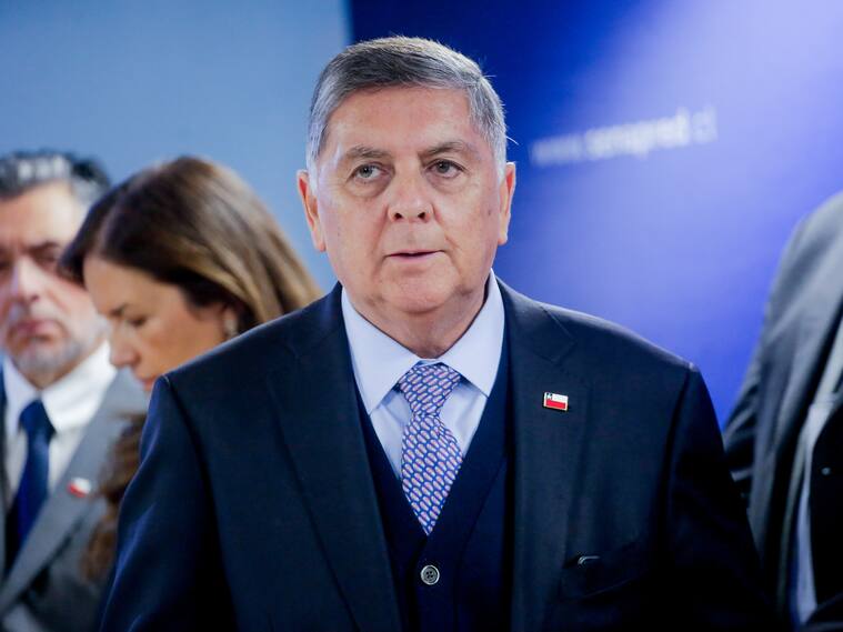 25 de mayo de 2026/SANTIAGOEl ministro del Interior, Claudio Alvarado, presidió la sesión del Comité Nacional para la Gestión del Riesgo de Desastres (COGRID) junto a diversos ministros y ministras del gabinete, para coordinar acciones para el próximo invierno.
FOTO: HANS SCOTT/AGENCIAUNO