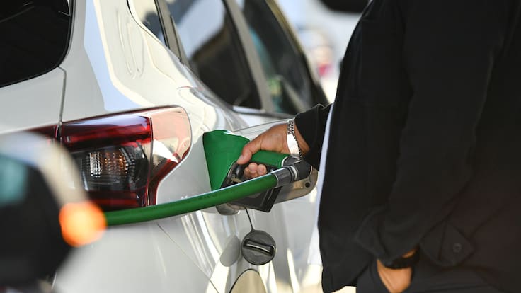 Estos son los 10 autos más rendidores para enfrentar el alza de la bencina en Chile: Hasta $420 mil de ahorro al año