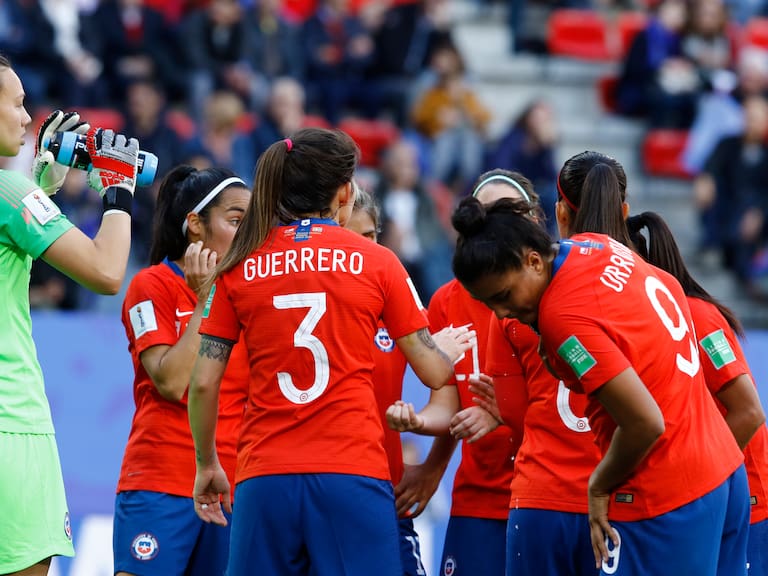 Dos chilenas figuran en el equipo ideal de la década en el fútbol femenino sudamericano para la IFFHS