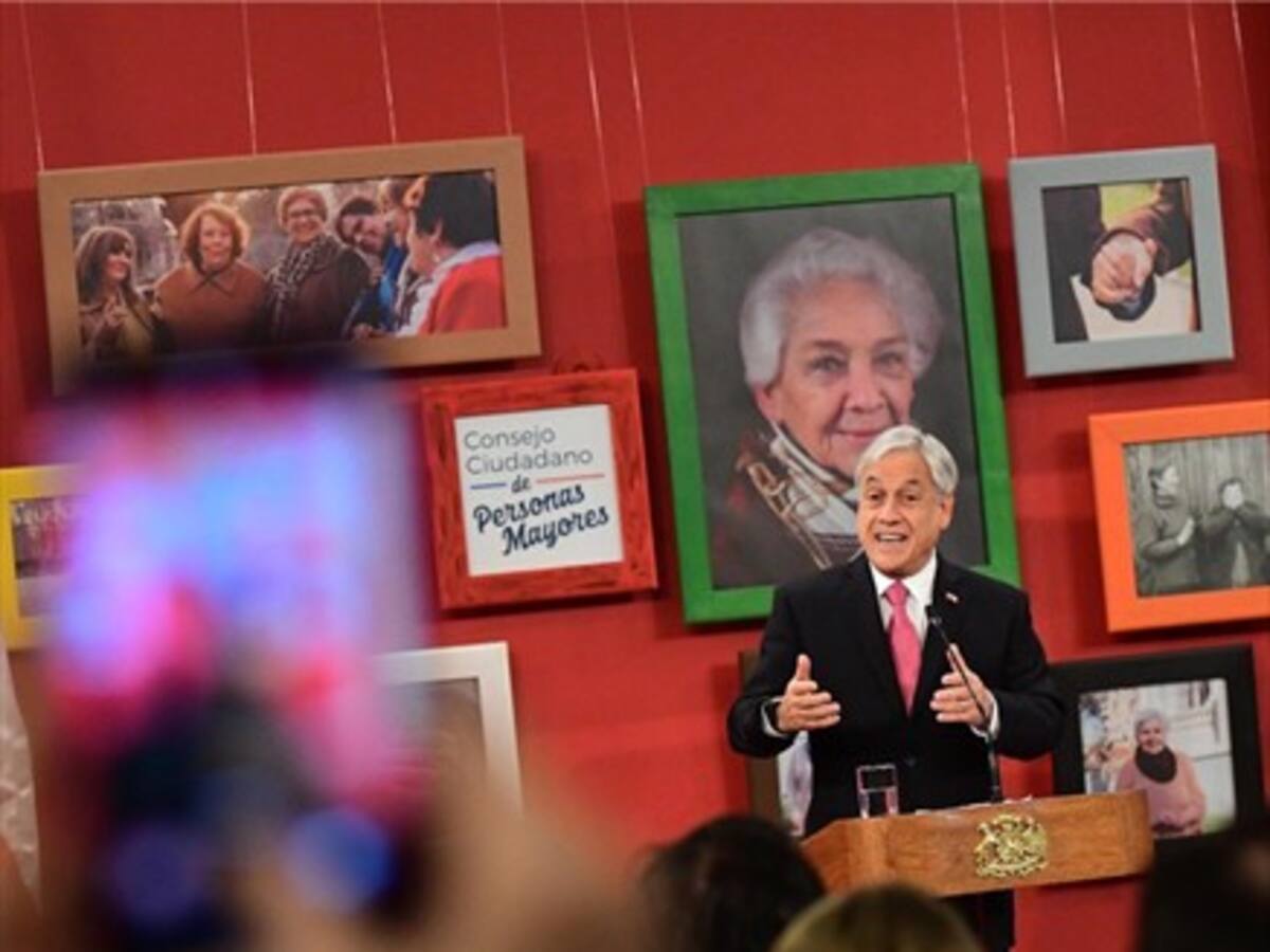 Gobierno anuncia medidas para acabar con discriminación de la banca a adultos mayores