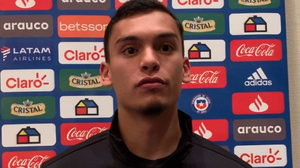 Nayel Nehssatou destaca al plantel políglota de La Roja: "El técnico me habló en francés, todos trataron de hablar conmigo en español o inglés"