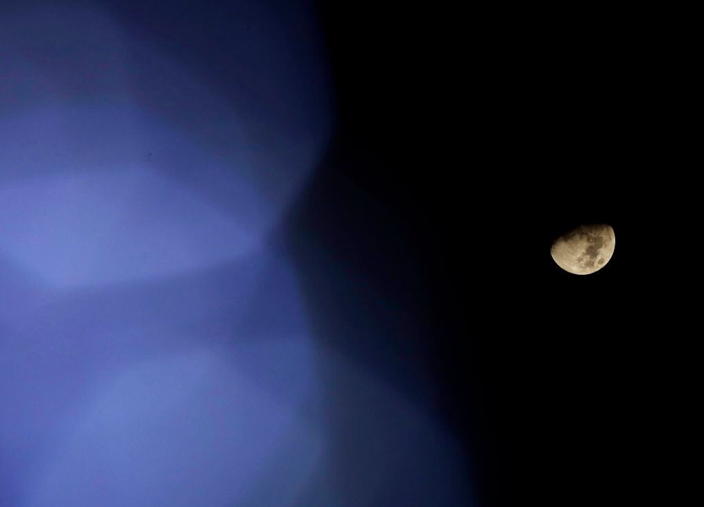La Luna el día del inicio del solsticio de invierno en México.