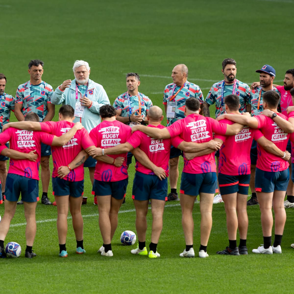 Avanza proyecto de ley para otorgarle la nacionalidad por gracia al head coach del rugby chileno