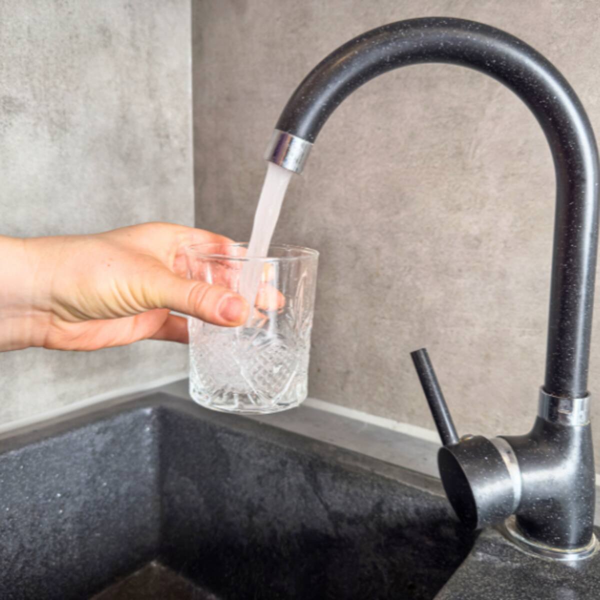 Por hasta 12 horas: Aguas Andinas anuncia cortes de agua en Santiago para este miércoles 27 de mayo en 3 comunas