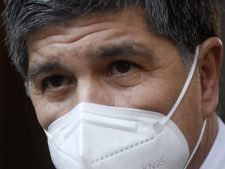 05 de Julio de 2022/SANTIAGOLa Ministra del Interior, Izkia Sishes, junto al Subsecreatario del Interior, Manuel Monsalve, al termino de una reunion de Consejo de Seguridad en el Palacio de La Moneda.
FOTO: CRISTOBAL ESCOBAR/AGENCIAUNO