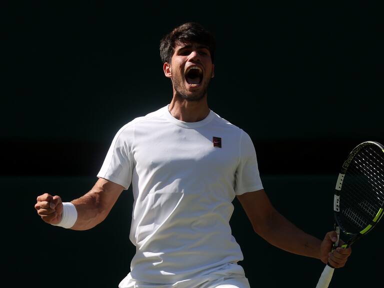 Carlos Alcaraz sigue haciendo historia y clasifica a su tercera final seguida en Wimbledon