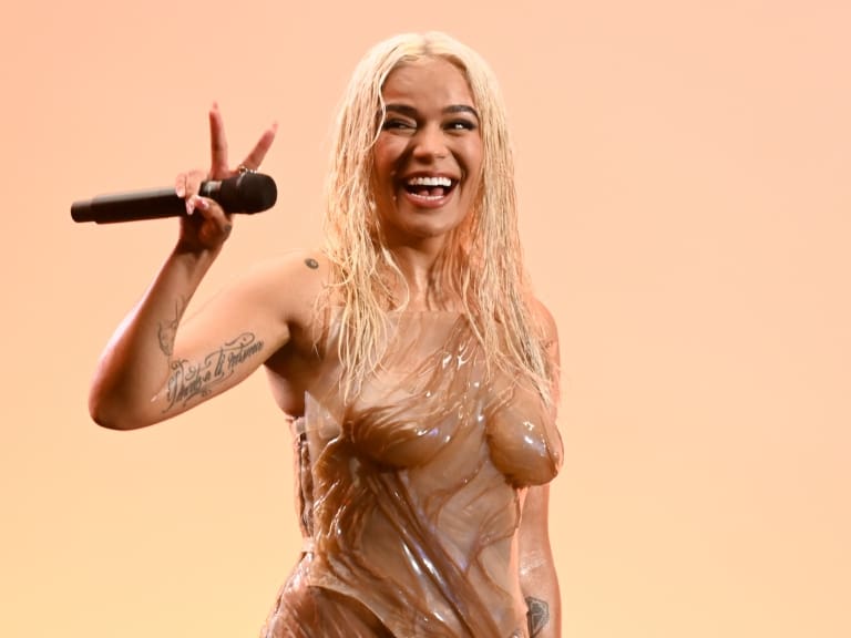 Casi 700 mil personas en la fila: preventa de entradas para Karol G en Chile genera locura entre fanáticos