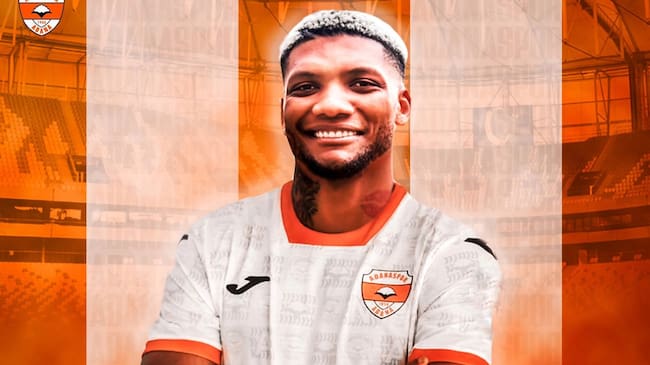 Junior Fernandes Turquía