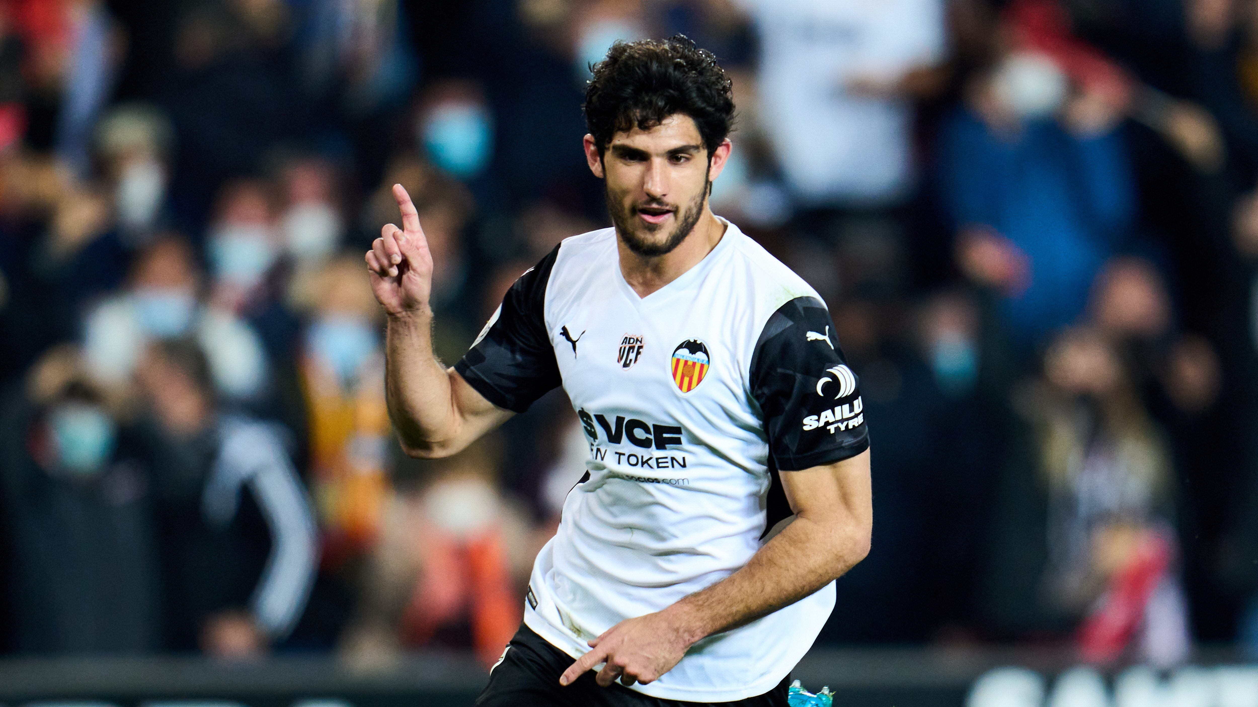 Valencia se convirtió en el primer finalista de la Copa del Rey