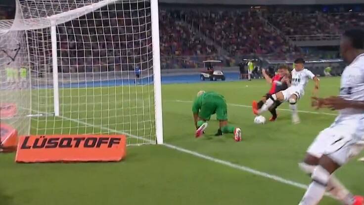 ¿Se arrepentirán en Colo Colo? Mira la espectacular doble atajada de keylor Navas en el fútbol argentino
