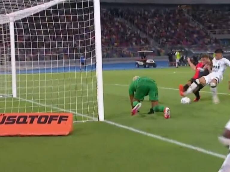 ¿Se arrepentirán en Colo Colo? Mira la espectacular doble atajada de keylor Navas en el fútbol argentino