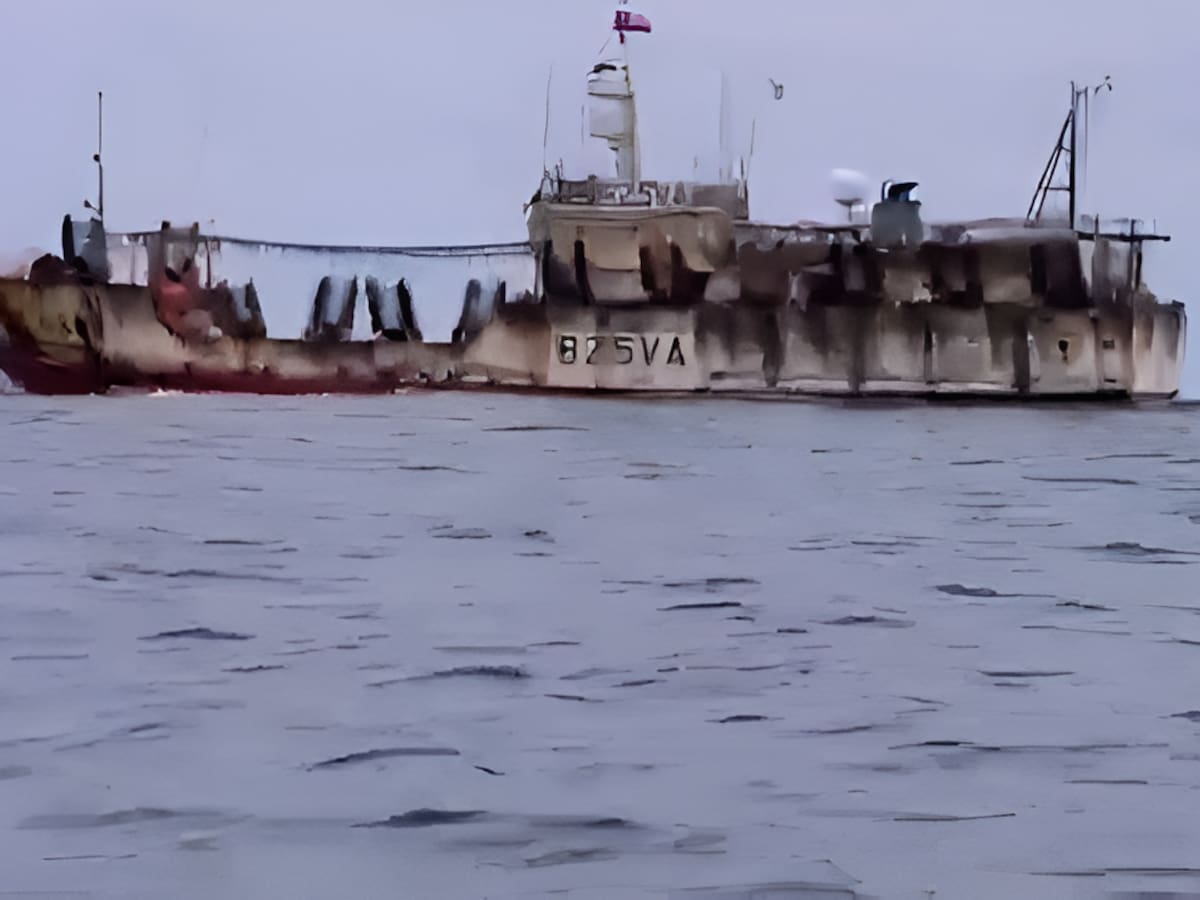 Flota de casi 50 barcos chinos frente a costas de Iquique genera alerta: pescadores denuncian que su presencia “impide el paso de las especies”