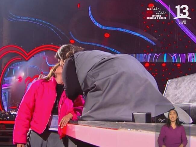 «Alguna mujer que me dé un beso»: Laila Roth besó a Yamila Reyna en su rutina en Viña 2023