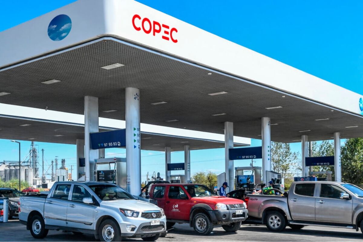 Polémica en Copec de Providencia: acusan a funcionario de pedir a pareja lésbica que no se besara