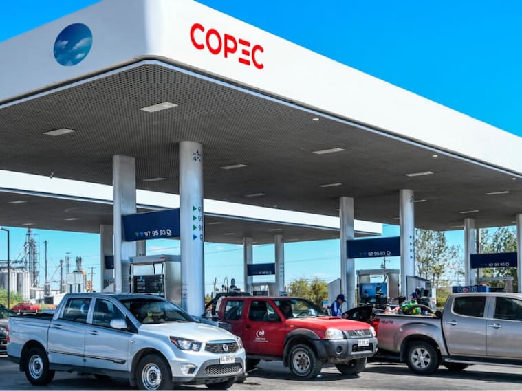 Polémica en Copec de Providencia: acusan a funcionario de pedir a pareja lésbica que no se besara